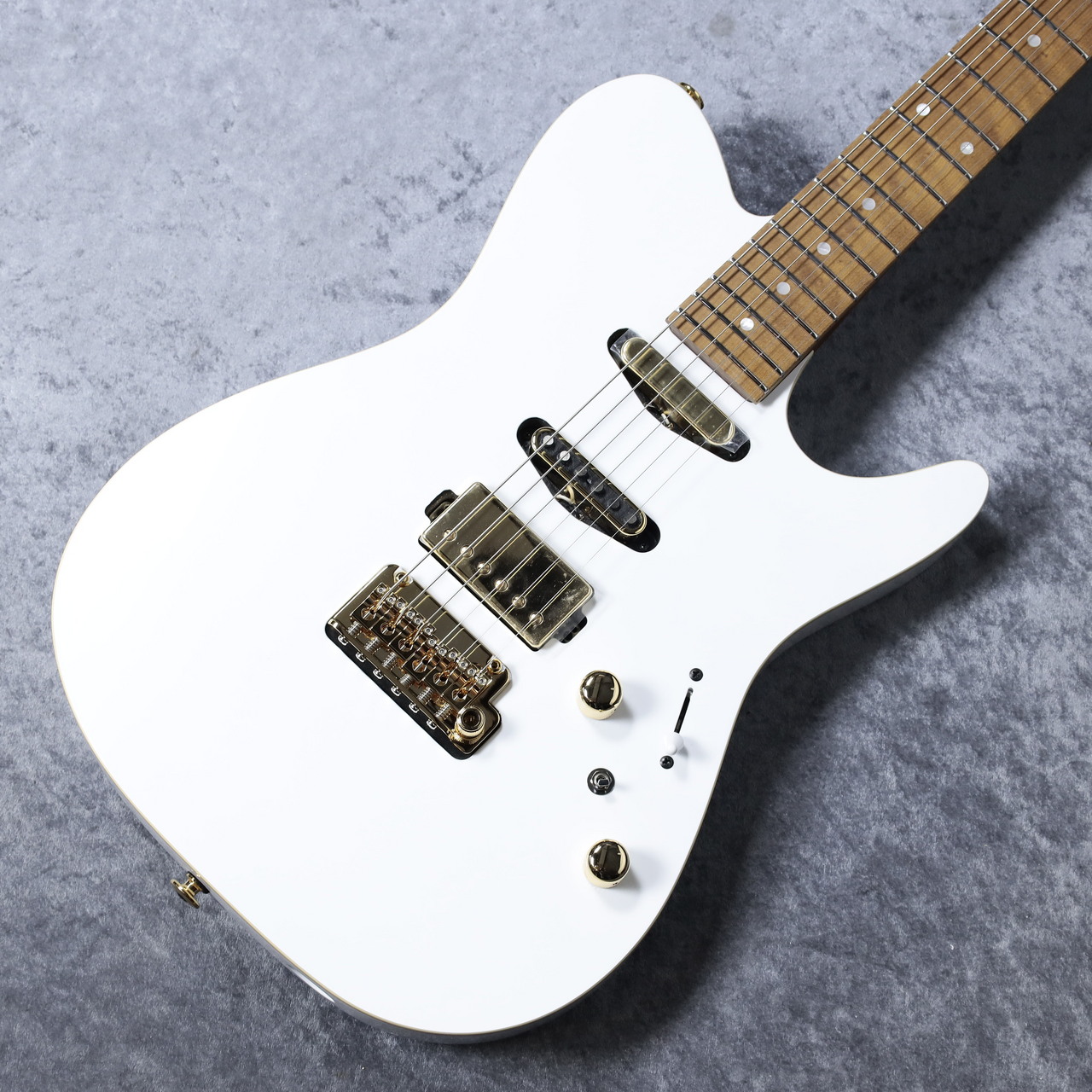 Ibanez LB1 Lari Basilio Signature Model 【White】