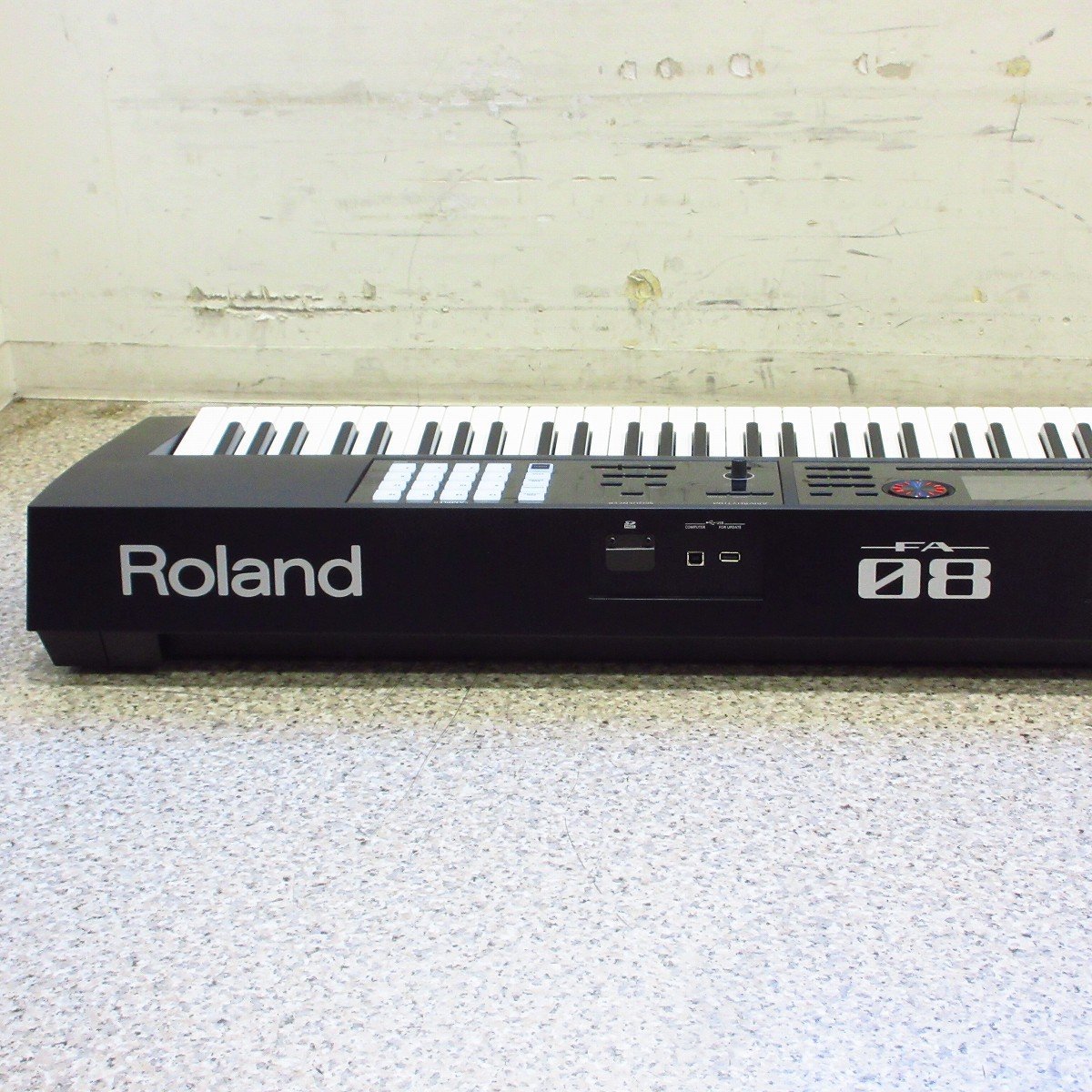 Roland FA-08 Music Workstation 88鍵シンセサイザー 【横浜店