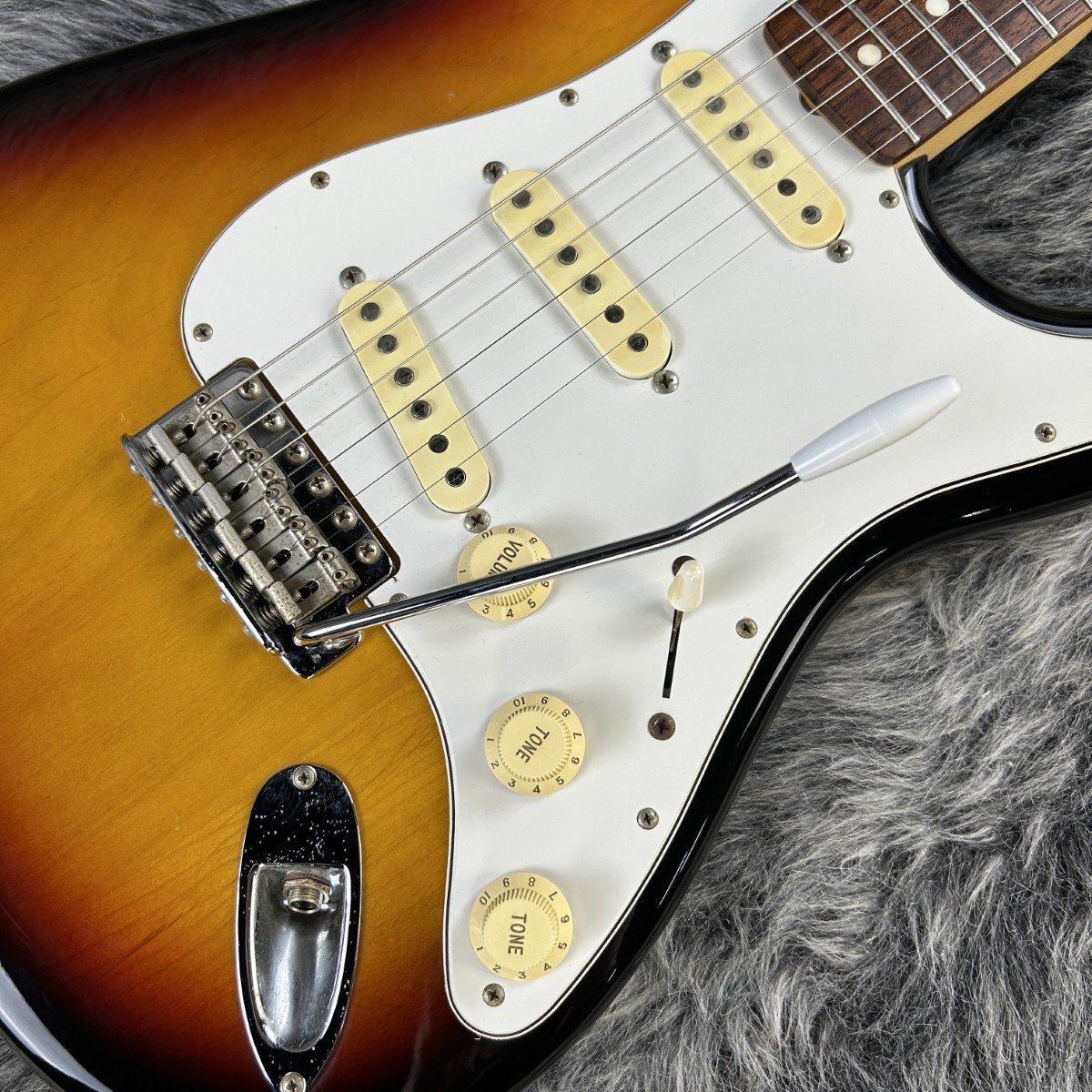ギター Fender Japan ST-50 3TS/R Stratocaster 中古】Fender Japan ST-STD 3TS/R ストラトキャスター - 神奈川