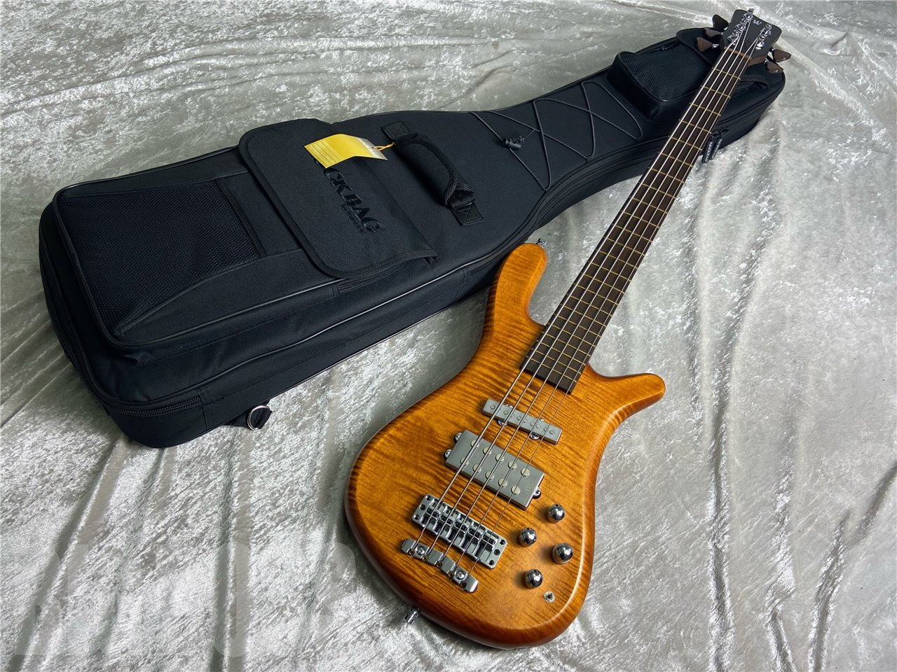 品質のいい warwick ドイツ製 5-string jazzman streamer ベース