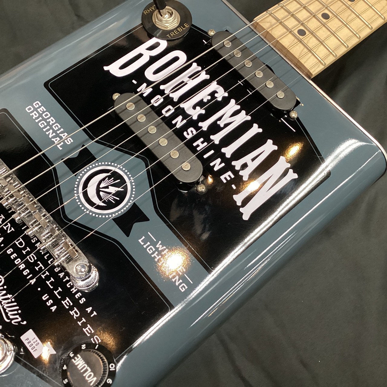 BOHEMIAN MOONSHINE ELECTRIC GUITAR 2X SINGLE PICKUPS