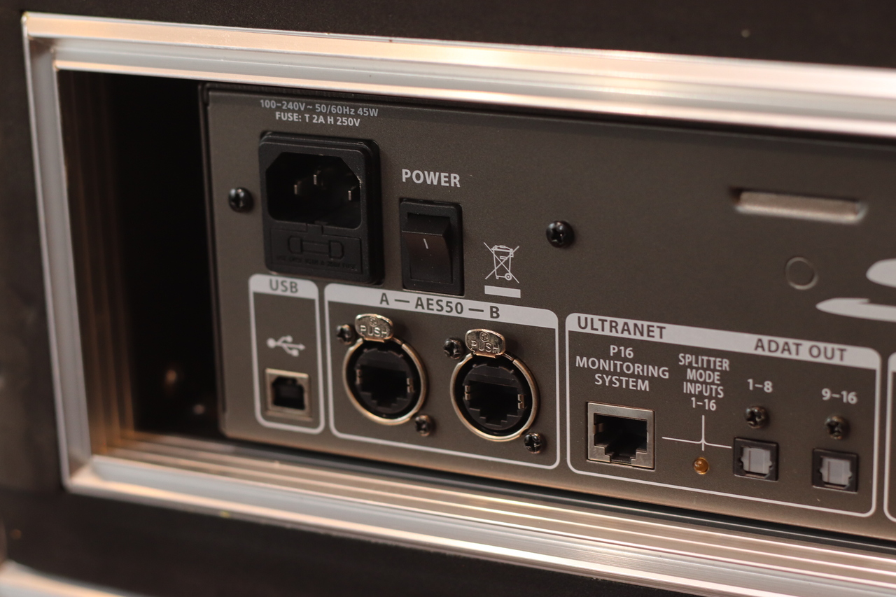 BEHRINGER S16 DIGITAL SNAKE I/O (ほぼ未使用品) w/ Shock Mount Rack BEHRINGER S16 DIGITAL SNAKE I/O (ほぼ未使用品) w/ Shock Mount Rack