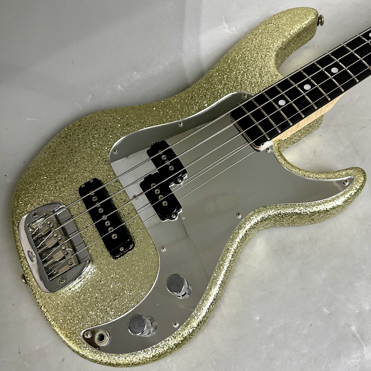 G&L SB-2 Silver Metal Flake Made in USA （中古/送料無料）【楽器