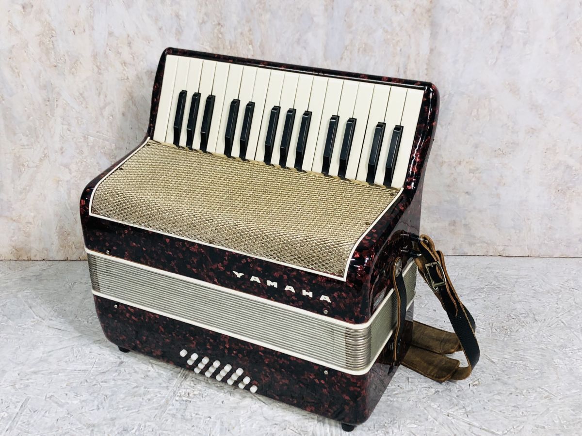 モチーフレトロアコーディオン　YAMAHA　骨董　ジャンク品　手風琴　木製　ピアノ式