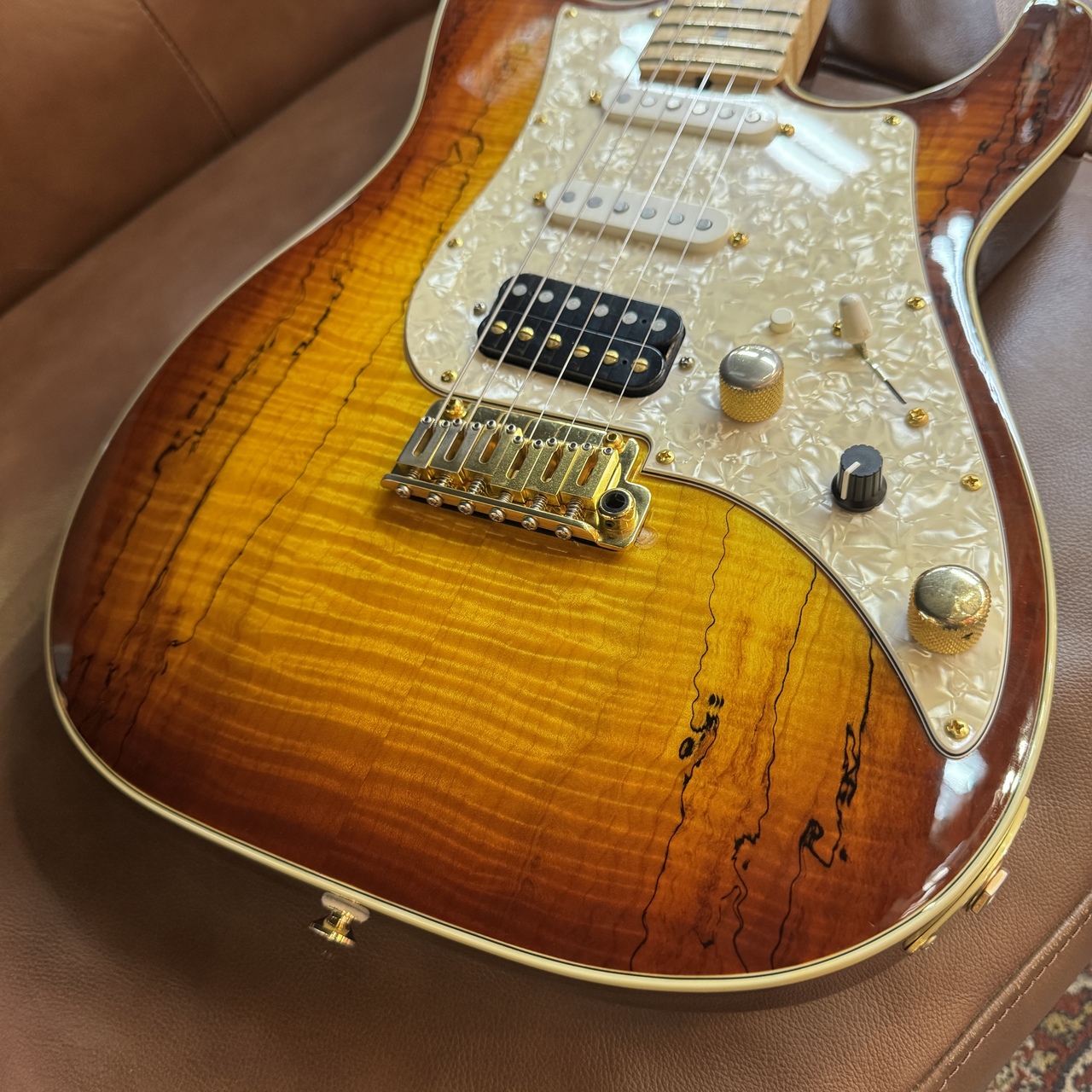 James Tyler 【オール極上杢個体】USA Studio Elite HD Honey Sunburst