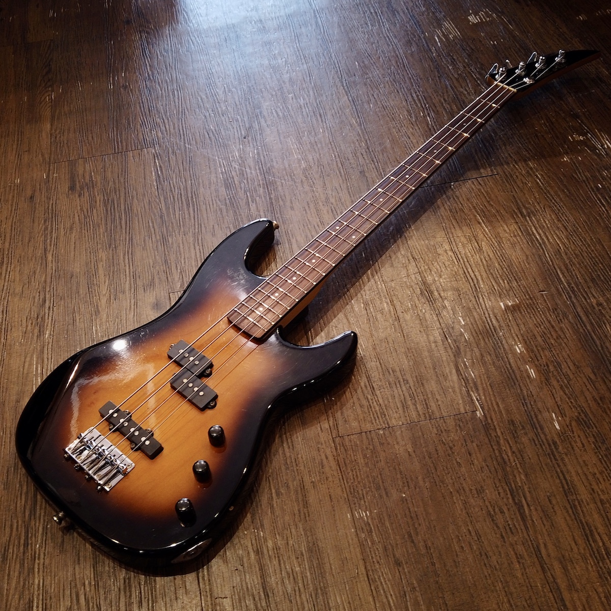 Aria Pro II Mad Axe PJ（中古/送料無料）【楽器検索デジマート】