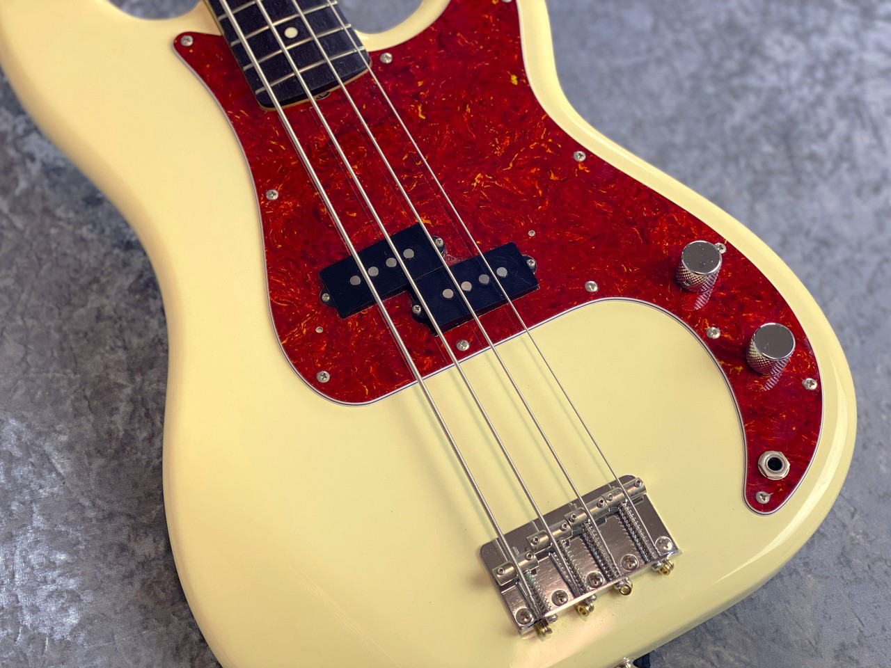 Fender Japan PB62-500 - Vintage White -【3.96kg】【1991年製