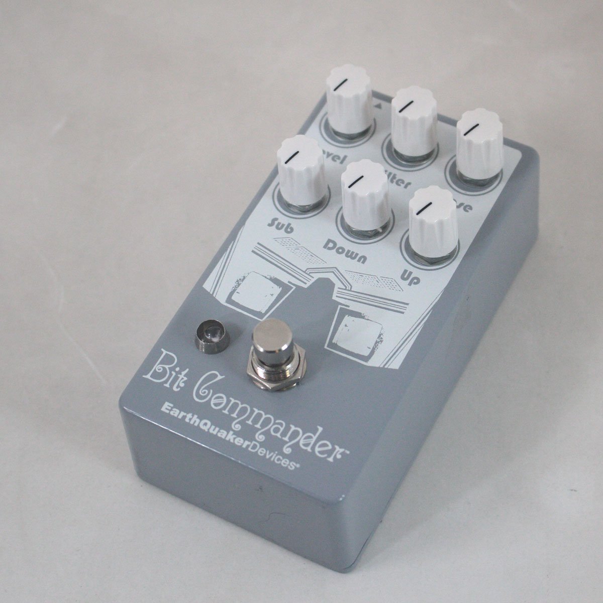 EARTHQUAKER DEVICES Bit Commander | Deluxe Guitars