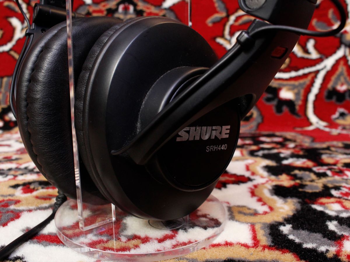 Shure SRH440 プロフェッショナル・スタジオ・ヘッドホン（中古