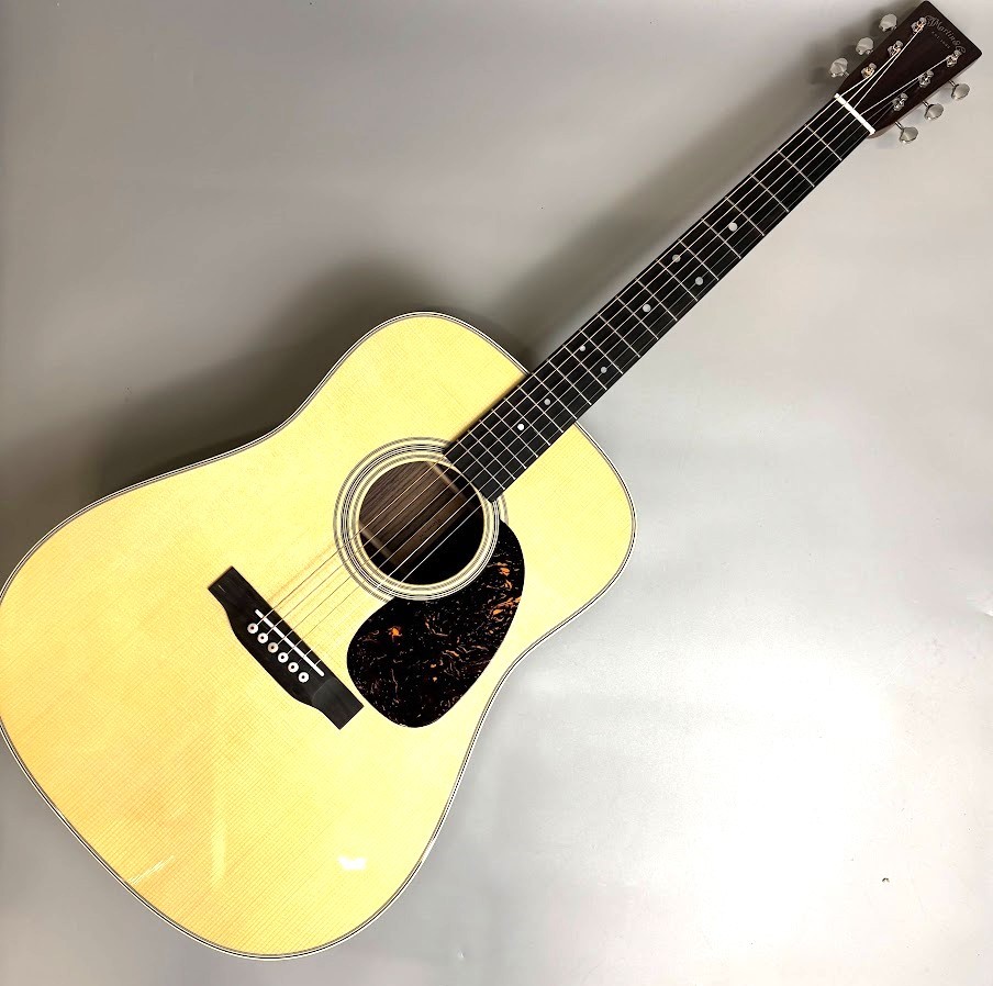 Martin D-28 Natural