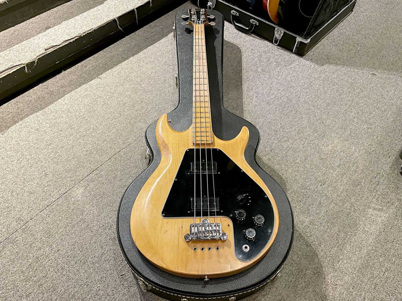 Gibson The Ripper Bass L-9S（ビンテージ）【楽器検索デジマート】