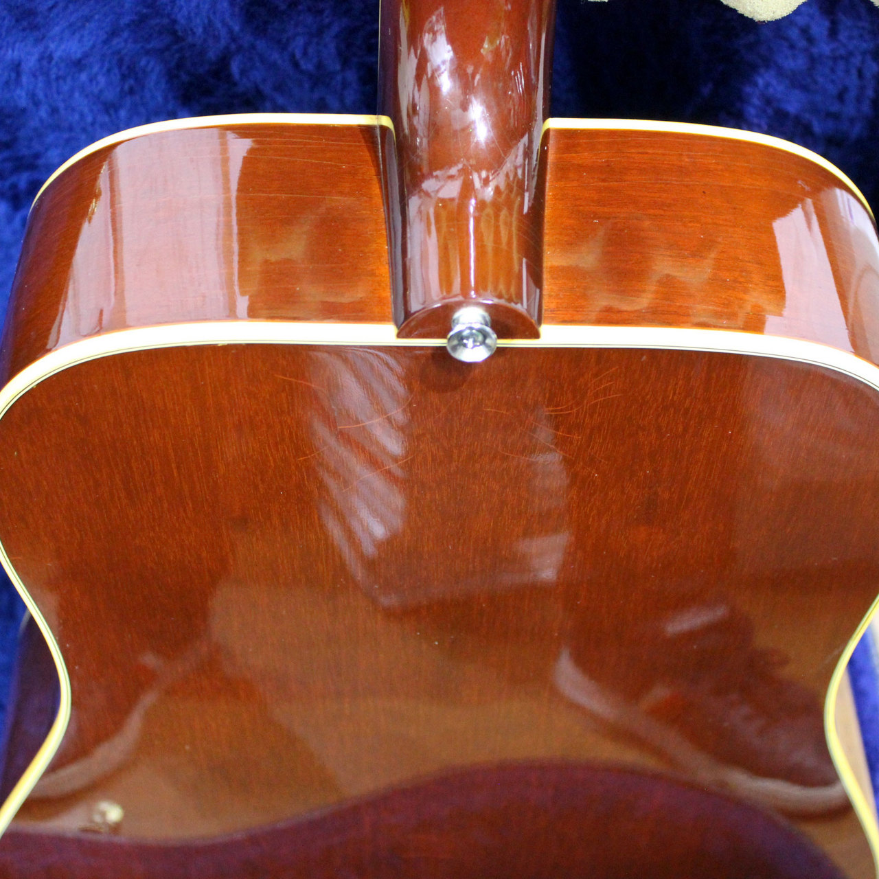 Gibson Gibson Hummingbird ギブソン ハミングバード 2004年製です