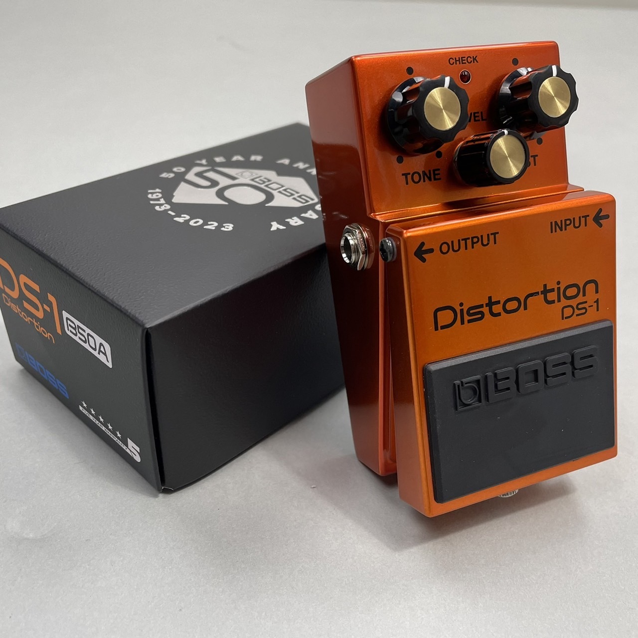 BOSS DS-1-B50A 50th Anniversary Pedals 【メタリック塗装筐体】【銀 