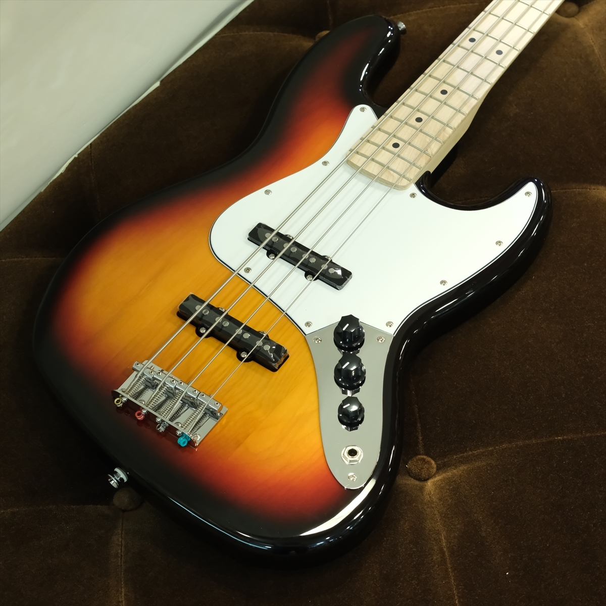 Squier by Fender Affinity Series Jazz Bass / 3-Color