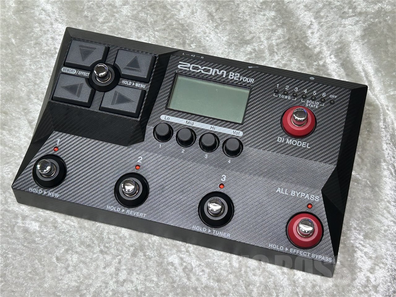 ZOOM B2 FOUR（中古）【楽器検索デジマート】