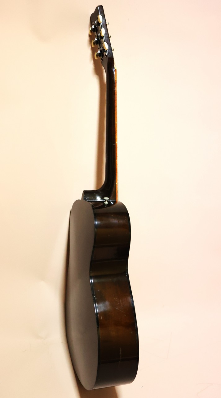 値上がりYAMAHA FG-110 赤ラベル初期モデル ギター