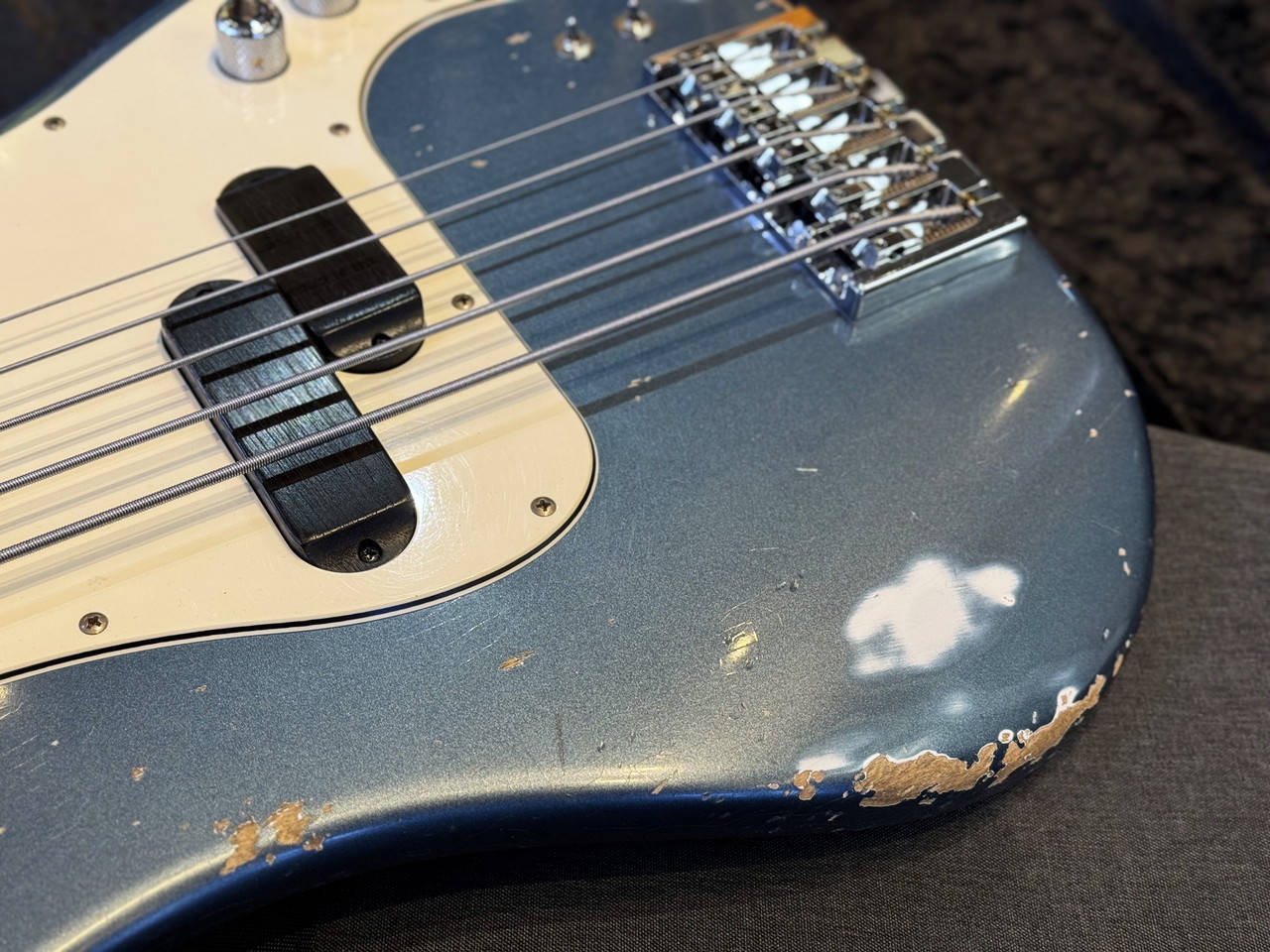 ベース Xotic / XP-1T 5st Dark Lake Placid Blue Xotic XP-1T 5st #243 - Dark Lake Placid Blue/MH, Medium Aged（新品