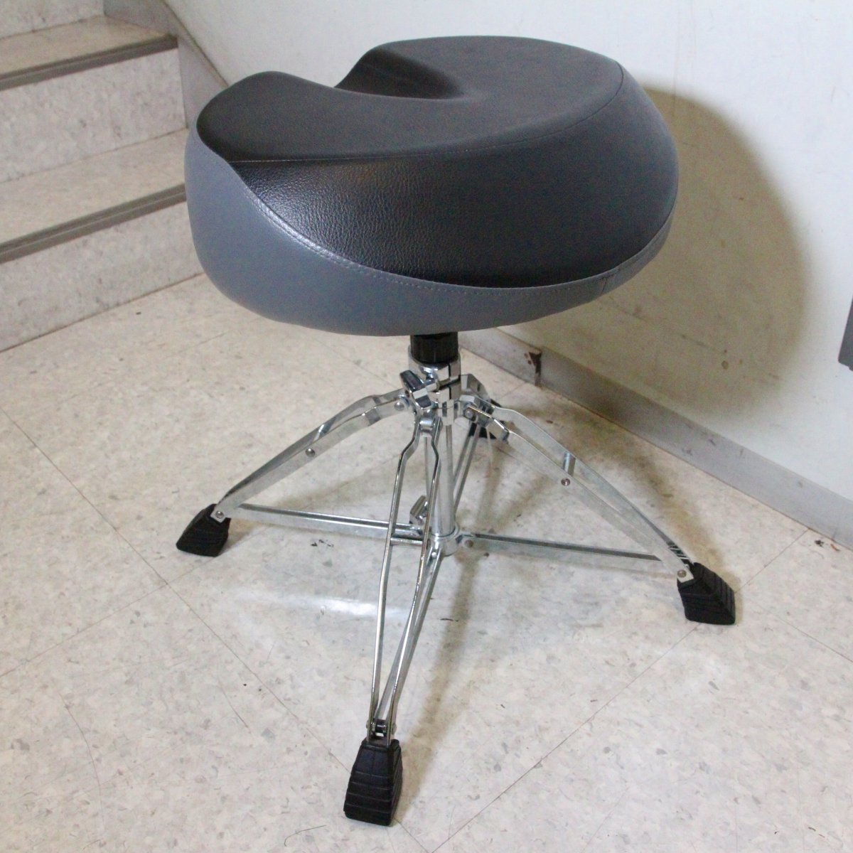 Pearl Roadster ドラムスローン　D-2000 Pearl D-2000 Roadster Drum Throne 4脚式 ドラムスローン パール