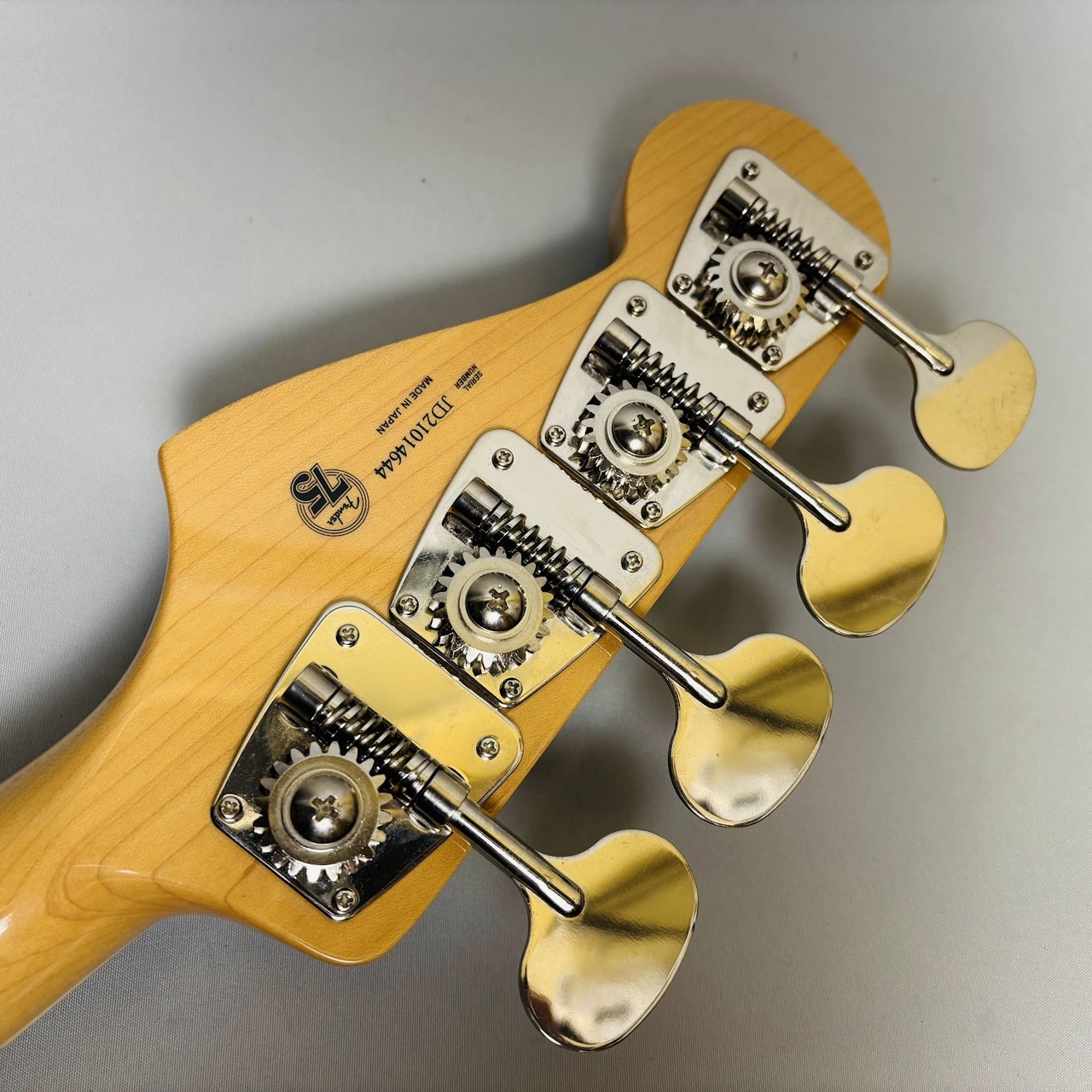 Fender FSR Made in Japan Traditional Late 60s Jazz Bass Olympic