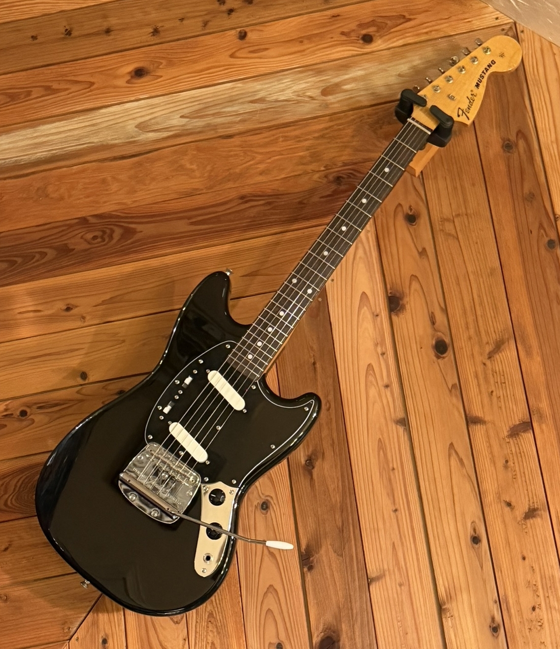 Fender Japan MG69 Mustang BLACK（中古）【楽器検索デジマート】
