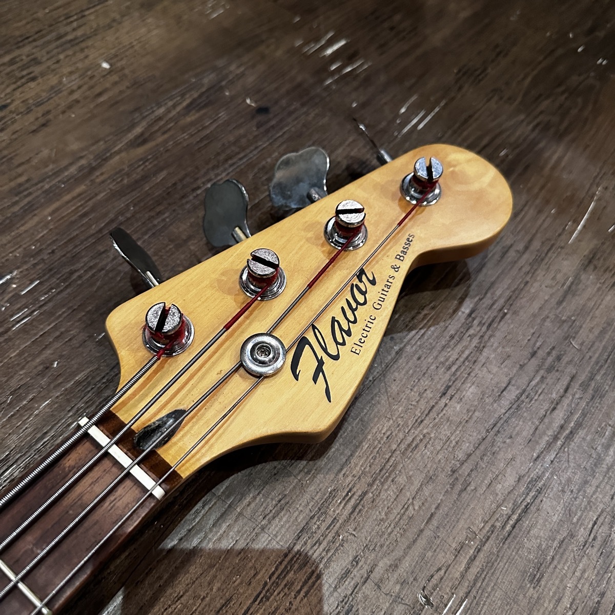 【最終値下げ】エレキベース　Flavor Flavor Electric Bass プレベシェイプ フレイバー（中古/送料