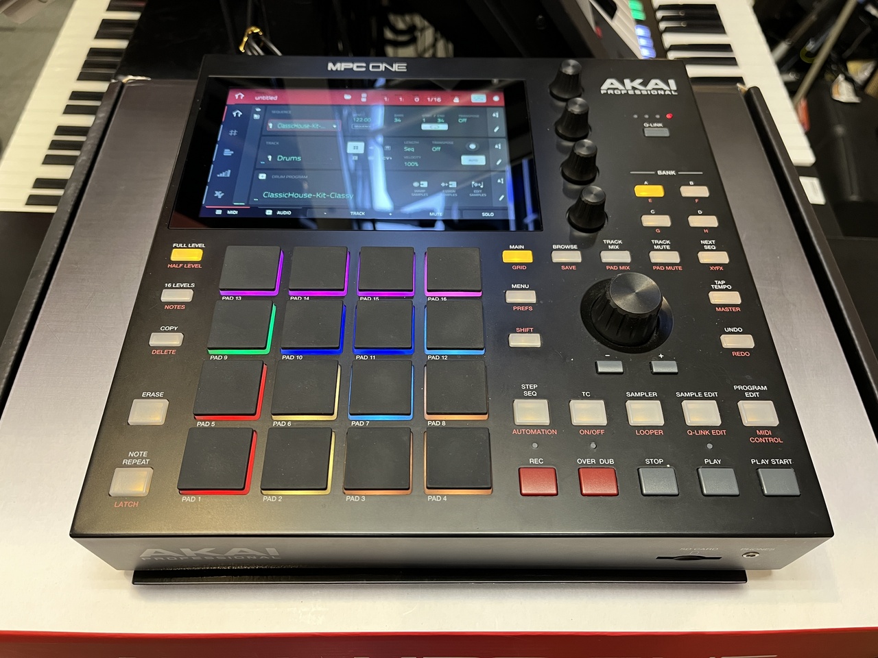 AKAI MPC ONE【中古】（中古）【楽器検索デジマート】