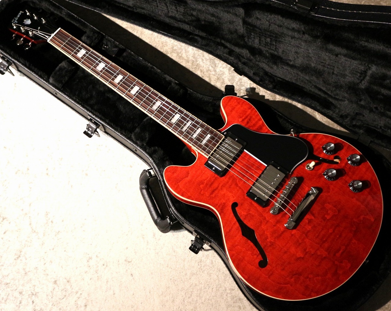 ギブソン ES-339 チェリー 　新品同様　美品 Gibson ES-339 Cherry Gloss 2023年製 - Teenarama! Used Guitar