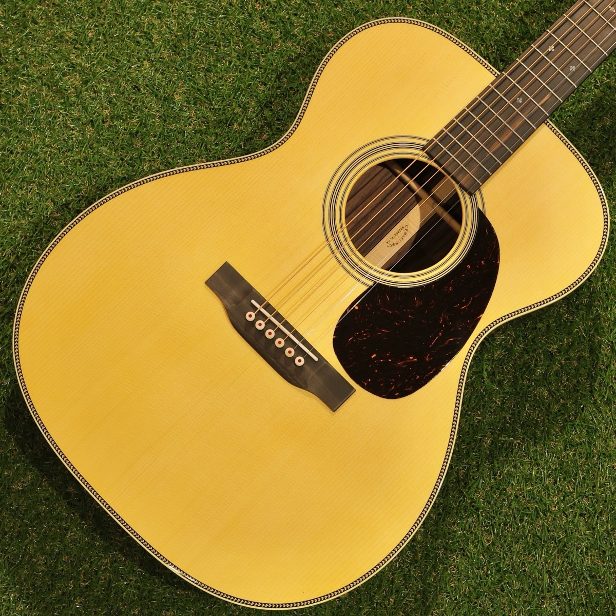 Martin 000-28 シリアルナンバー:3013289【クロサワ本店】【これぞ万能