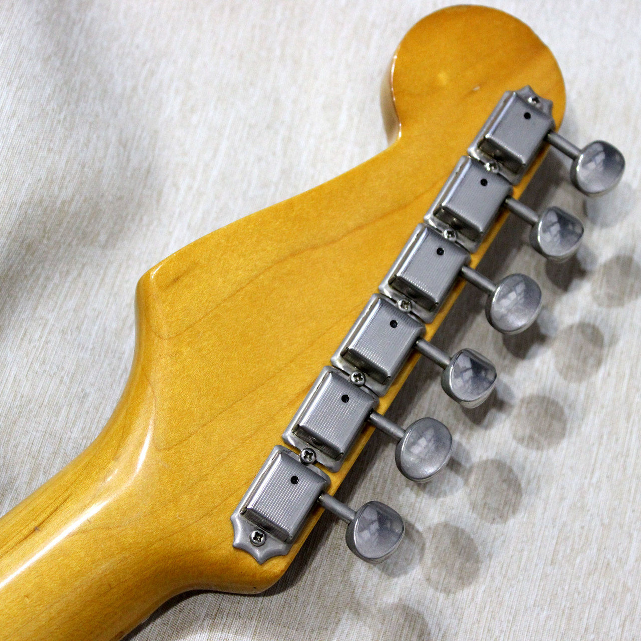 Fender JVシリアル Stratocaster 83年製 リフィニッシュ Fender JVシリアル Stratocaster 83年製 リフィニッシュ Fender