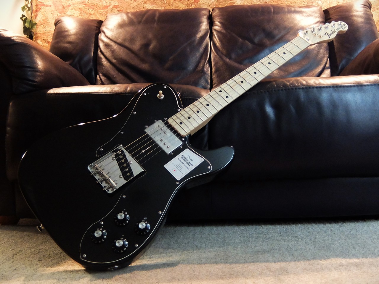 Fender Made in Japan Traditional 70s Telecaster Custom -Black