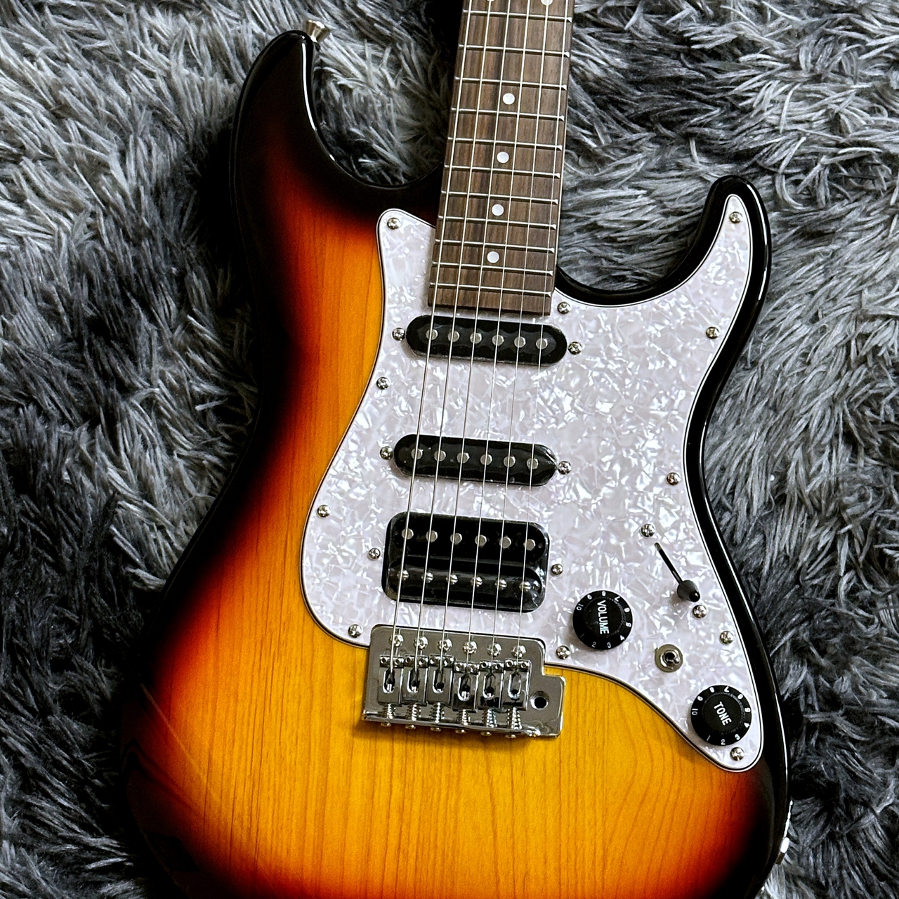 Bacchus GS-Mini 3TS (3-Tone Sunburst) -Univers Series-【ミニエレキ