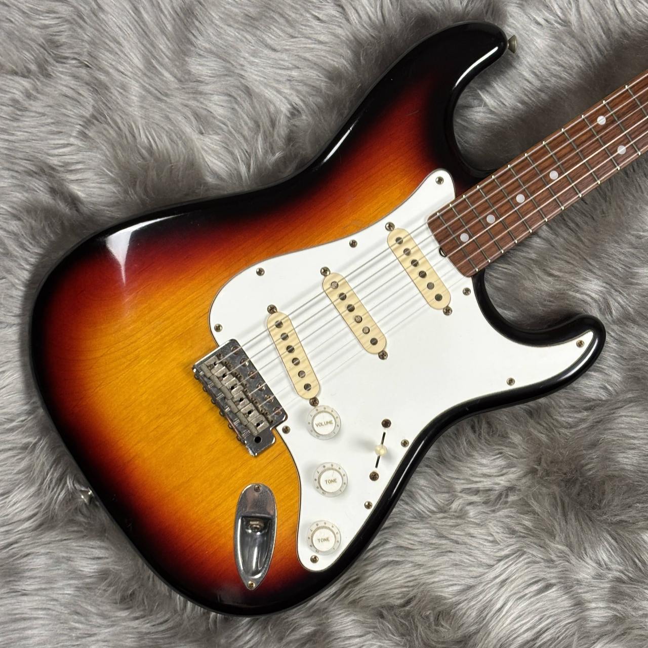 Fender Japan ST62-85 / 3TS 
