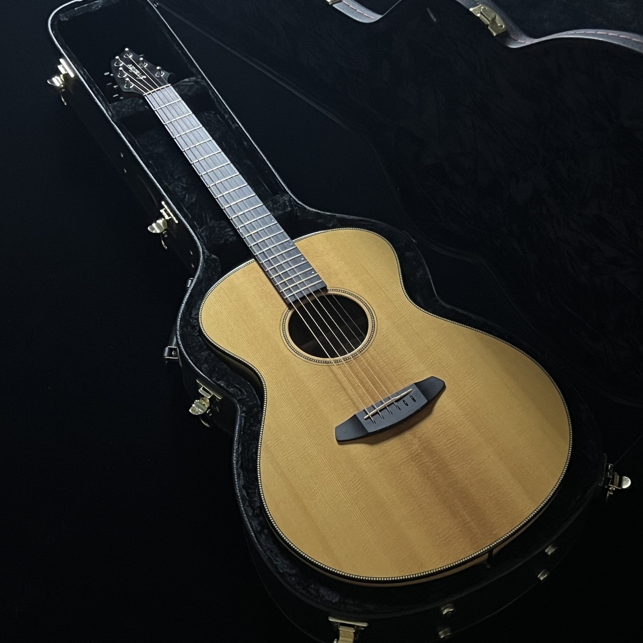 Breedlove（ブリードラブ）/Oregon Concert E【Sitka Spruce×Mytlewood