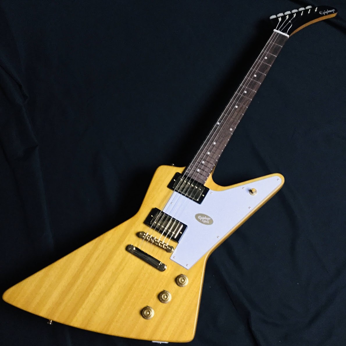 Epiphone Korina Explorer Aged Natural 重量3.04kg 現物写真
