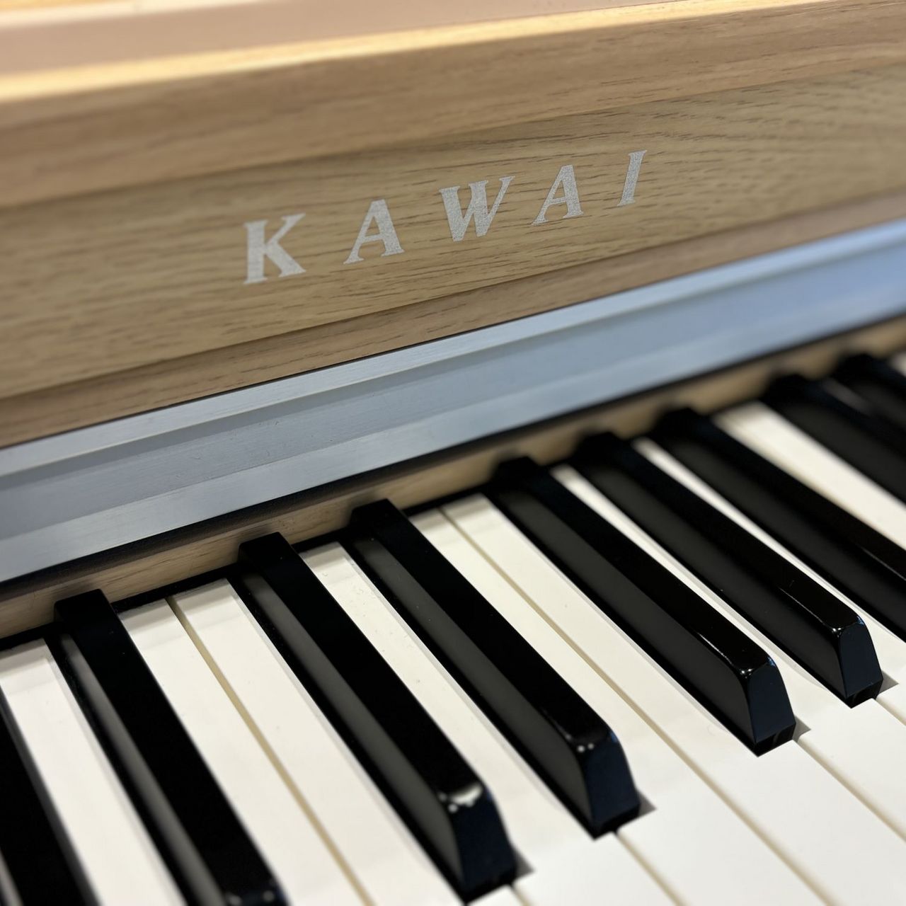 KAWAI 【展示品一台限り】CN201 LO ライトオーク（B級特価/送料