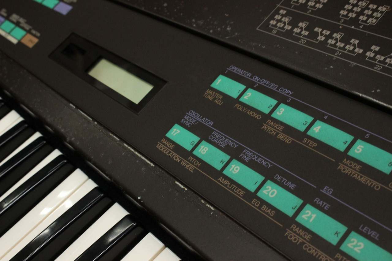 YAMAHA DX7 【キーボードマート新宿】【新宿店】（中古/送料無料