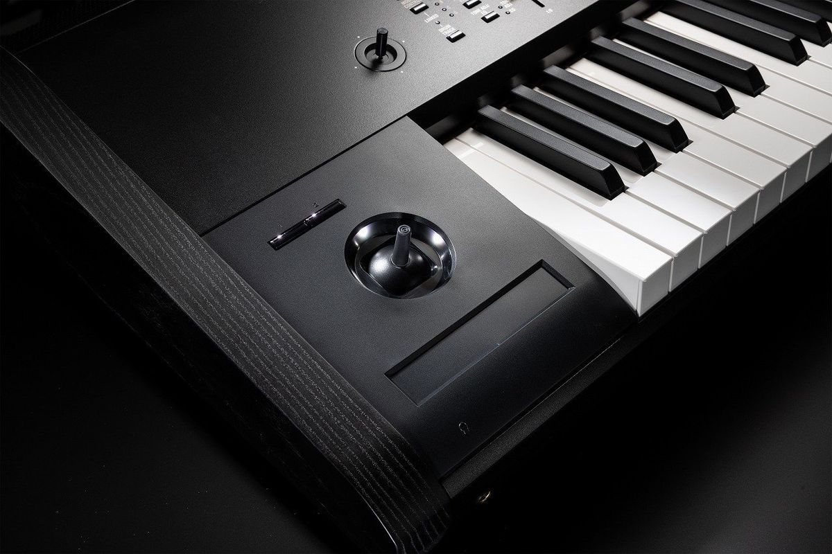 KORG KRONOS3-61 61鍵シンセサイザー【渋谷店】《展示品チョイキズ特価