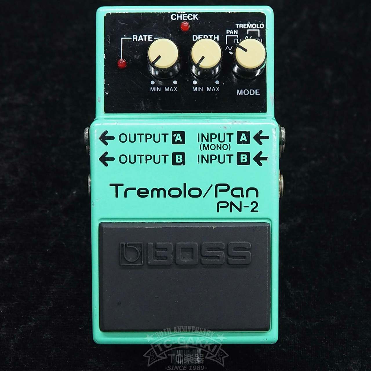 BOSS PN-2 トレモロ　パン Boss Tremolo/Pan PN-2 Pedal (1990's) - YouTube