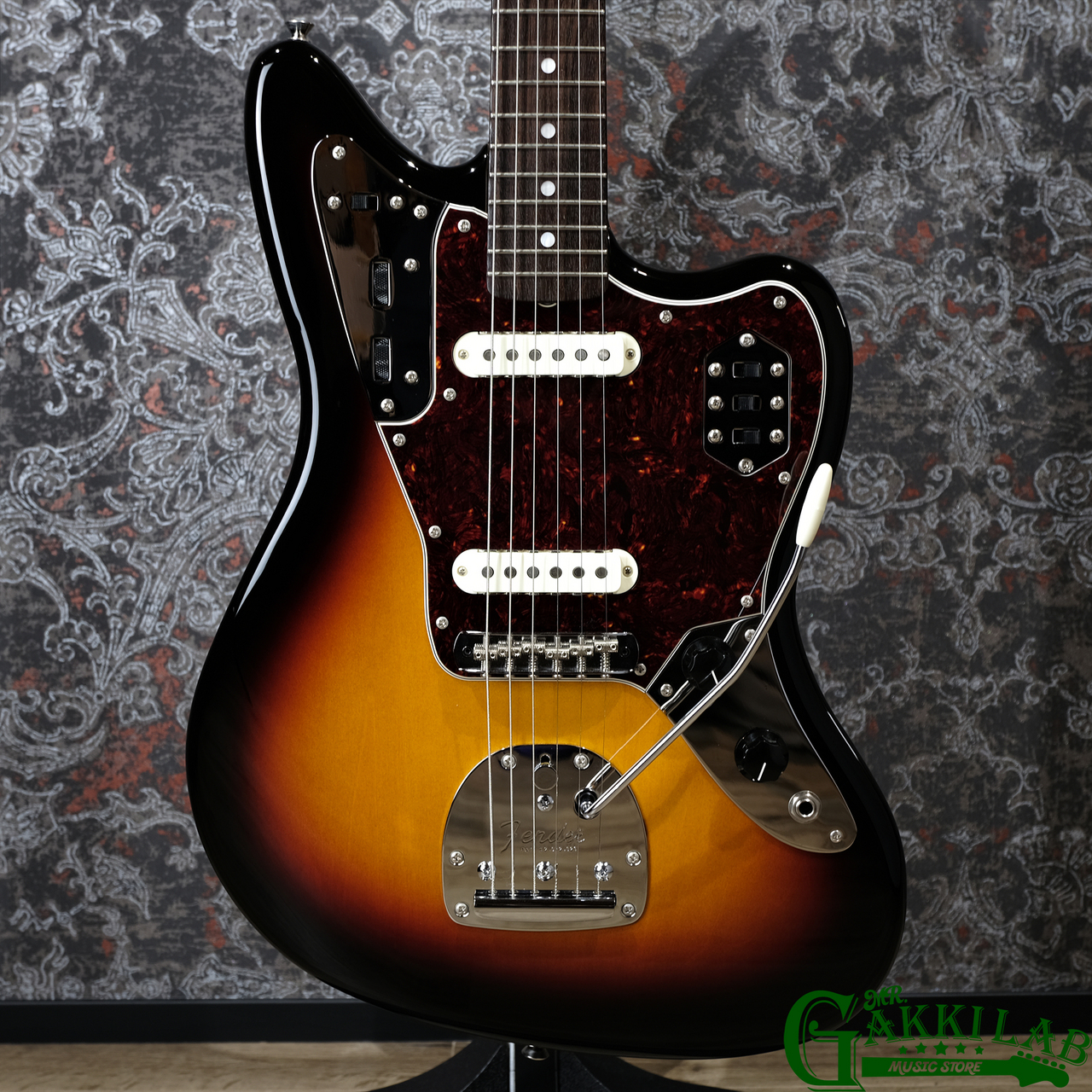 Fender Made in Japan Traditional II 60s Jaguar 3-Color Sunburst 