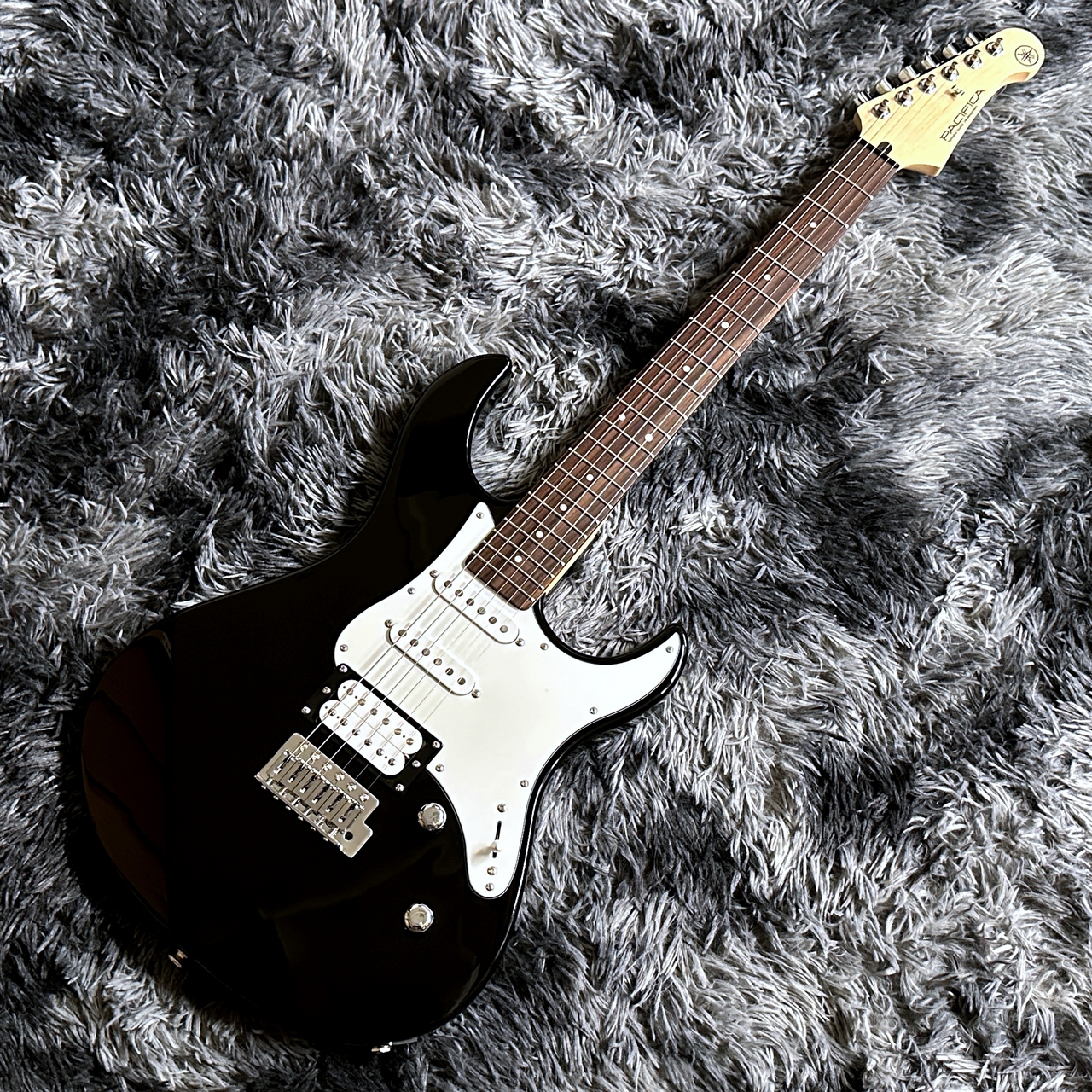 YAMAHA PACIFICA112V BL (Black) 【大人気モデル!】【通販限定