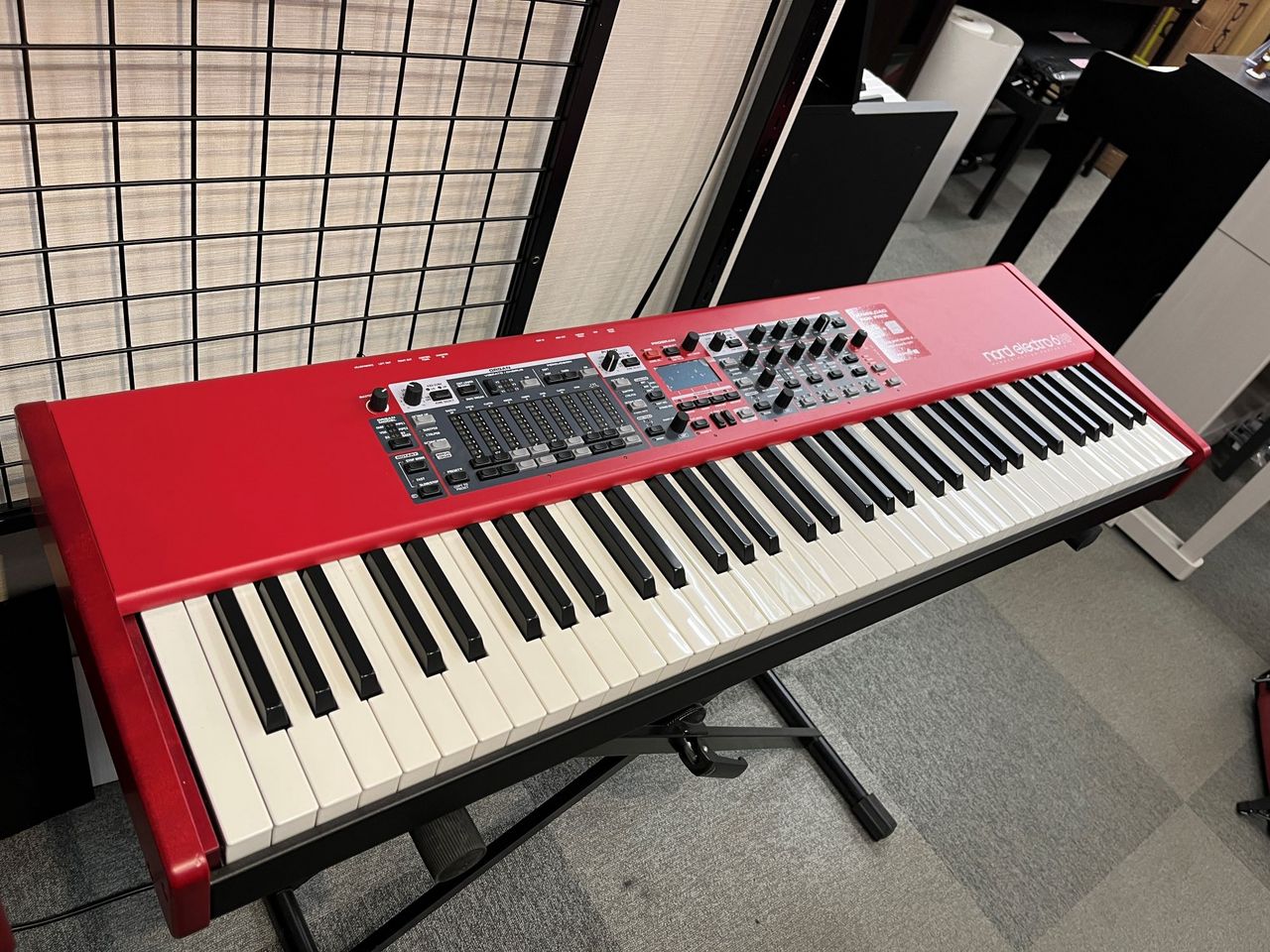 Clavia nord electro 4 HP 純正ケース、電源ケーブル付き Clavia nord electro 4 HP 純正ケース、電源ケーブル付き Clavia nord