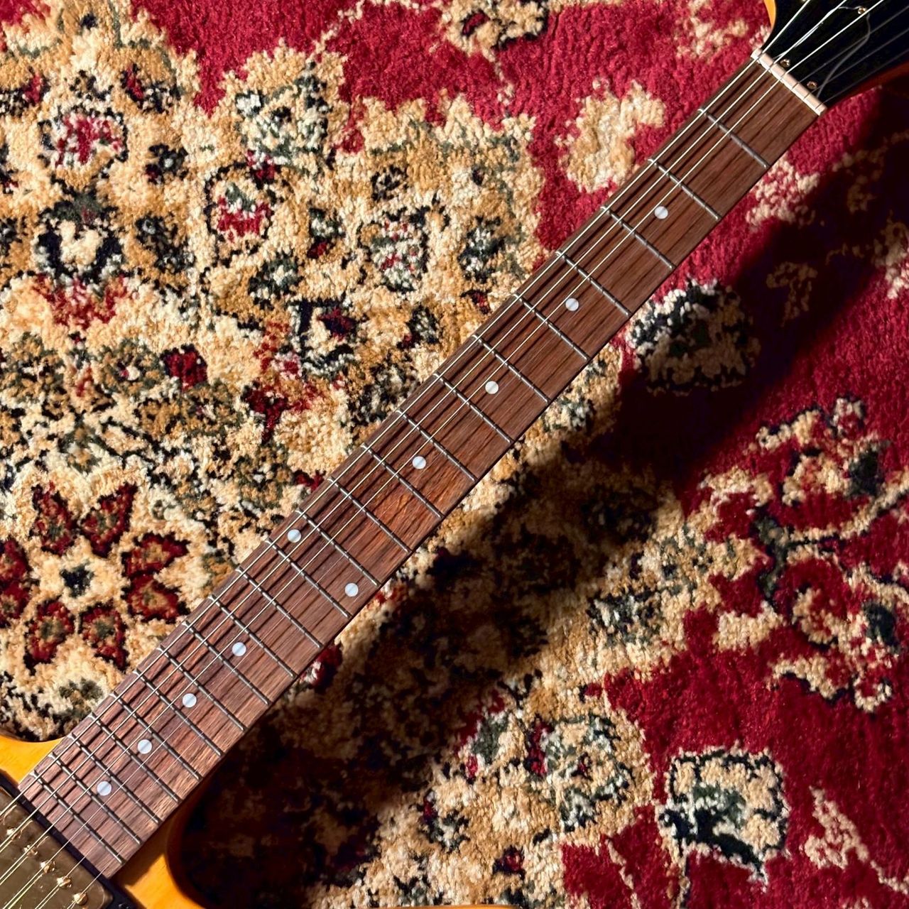 Epiphone Korina Explorer Aged Natural（B級特価/送料無料）【楽器