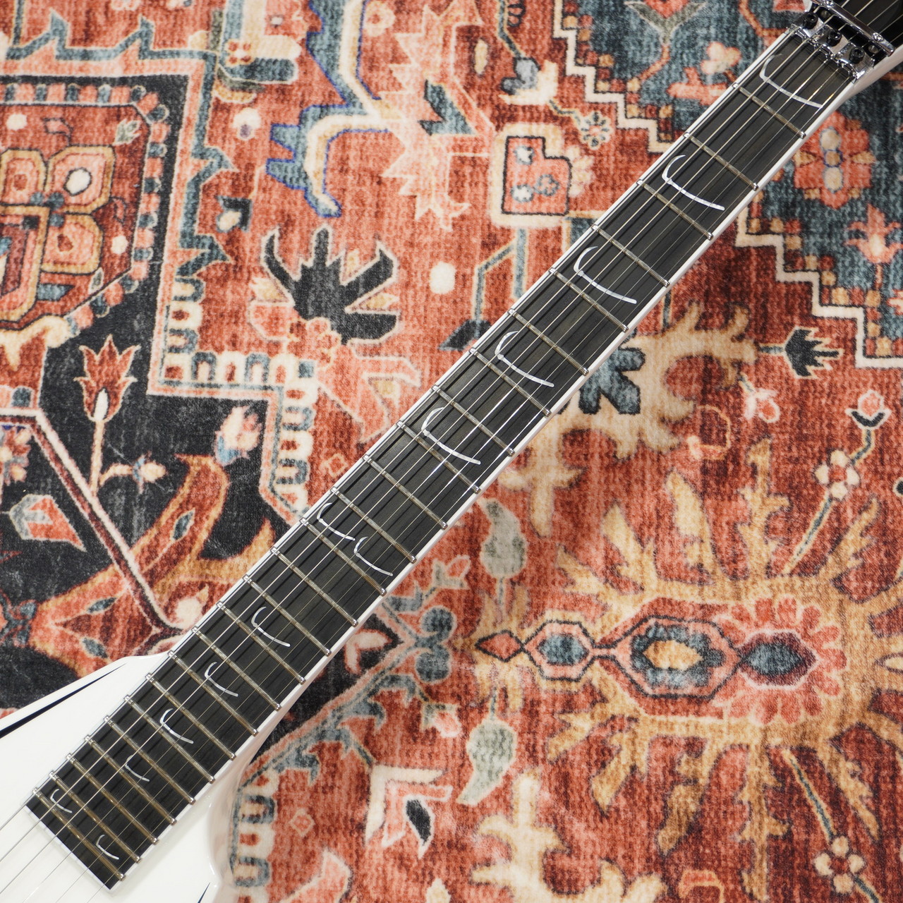 EDWARDS E-ALEXI-SCYTHE/ White with Black Pin Stripe （Alexi Laiho