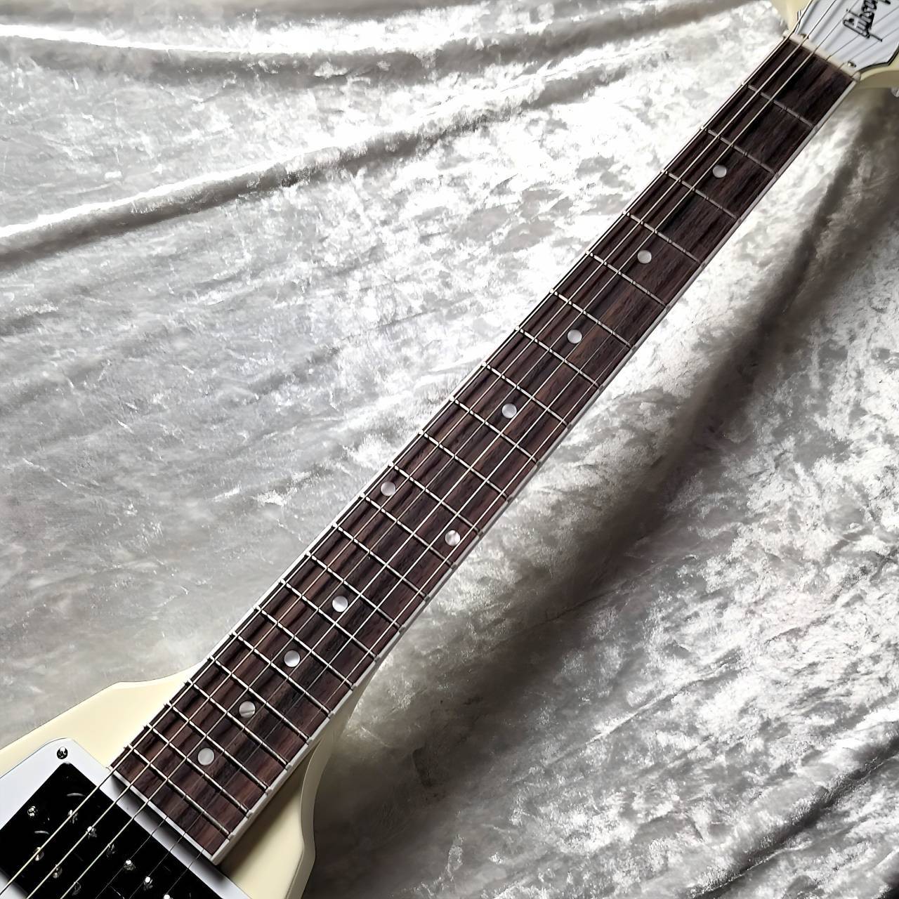 Gibson 70s Flying V Classic White 2026年製 フライング V 【現物画像