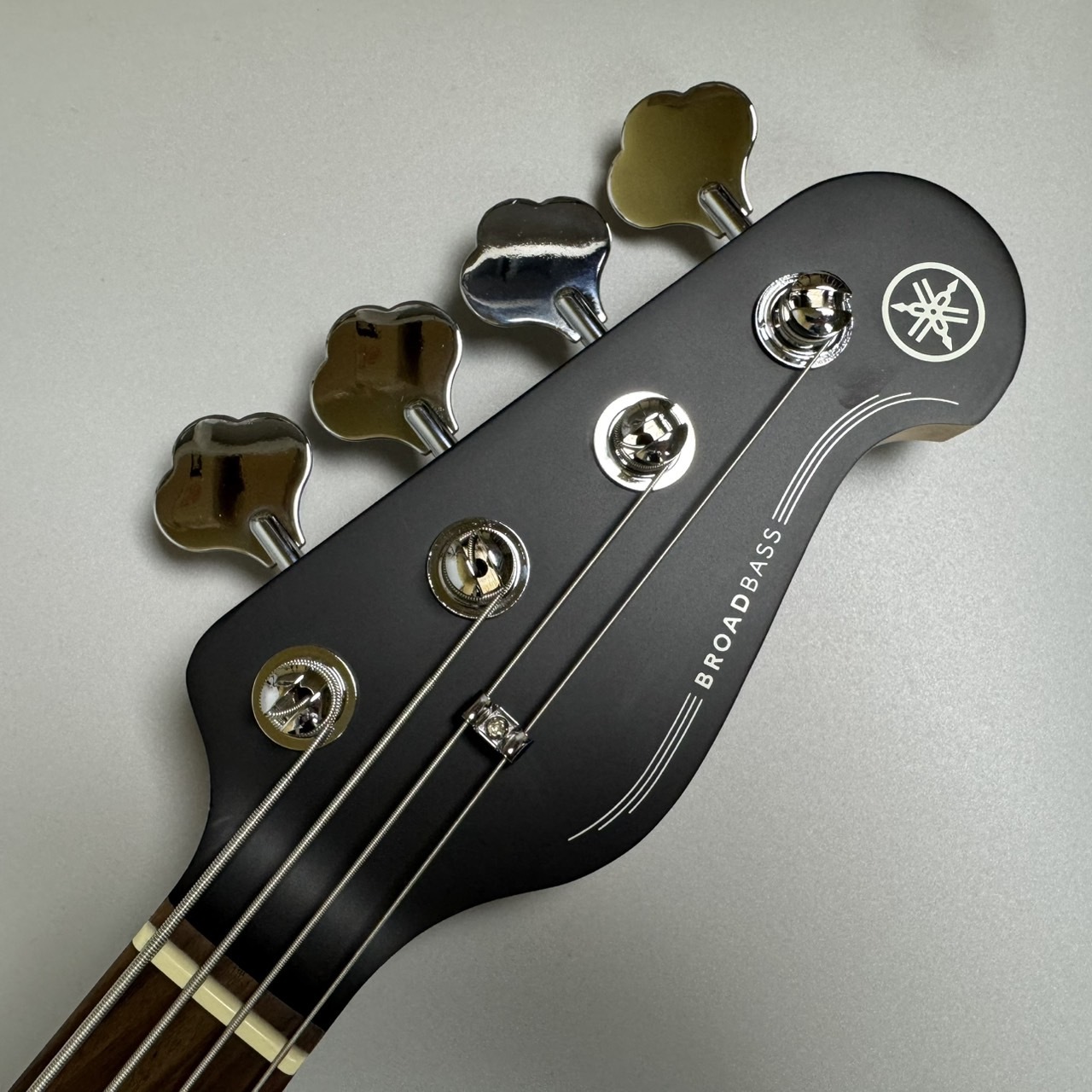 YAMAHA BB234 BL (ブラック) エレキベースBB200シリーズ Black YAMAHA BB234 BL (ブラック) エレキベースBB200シリーズ Black