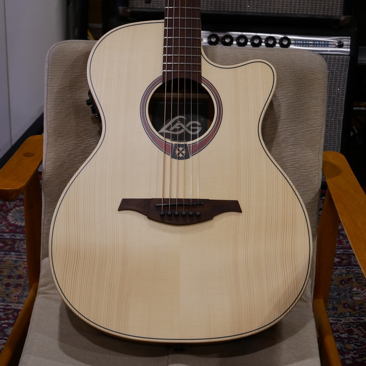 LAG Guitars Tramontane T70ACE / Auditorium Cutaway Electro