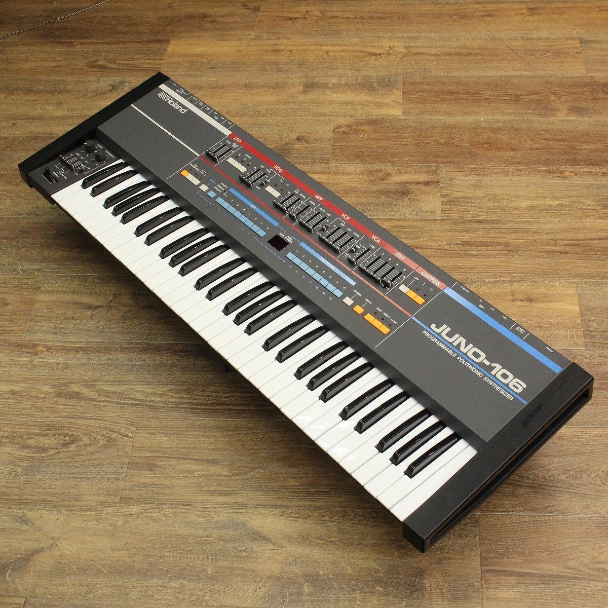 Roland JUNO 106 アナログシンセサイザー Roland JUNO-106-初期型-
