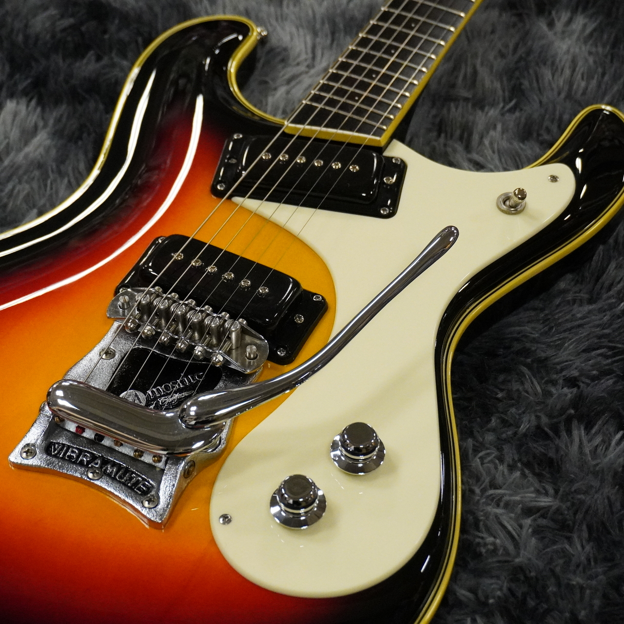 Mosrite The Ventures Model Mark-I V-63 Reissue / 3 Tone Sunburst