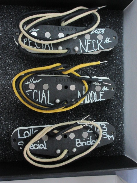 LOLLAR PICKUPS Special S / Set / Staggered Pole / Parchment