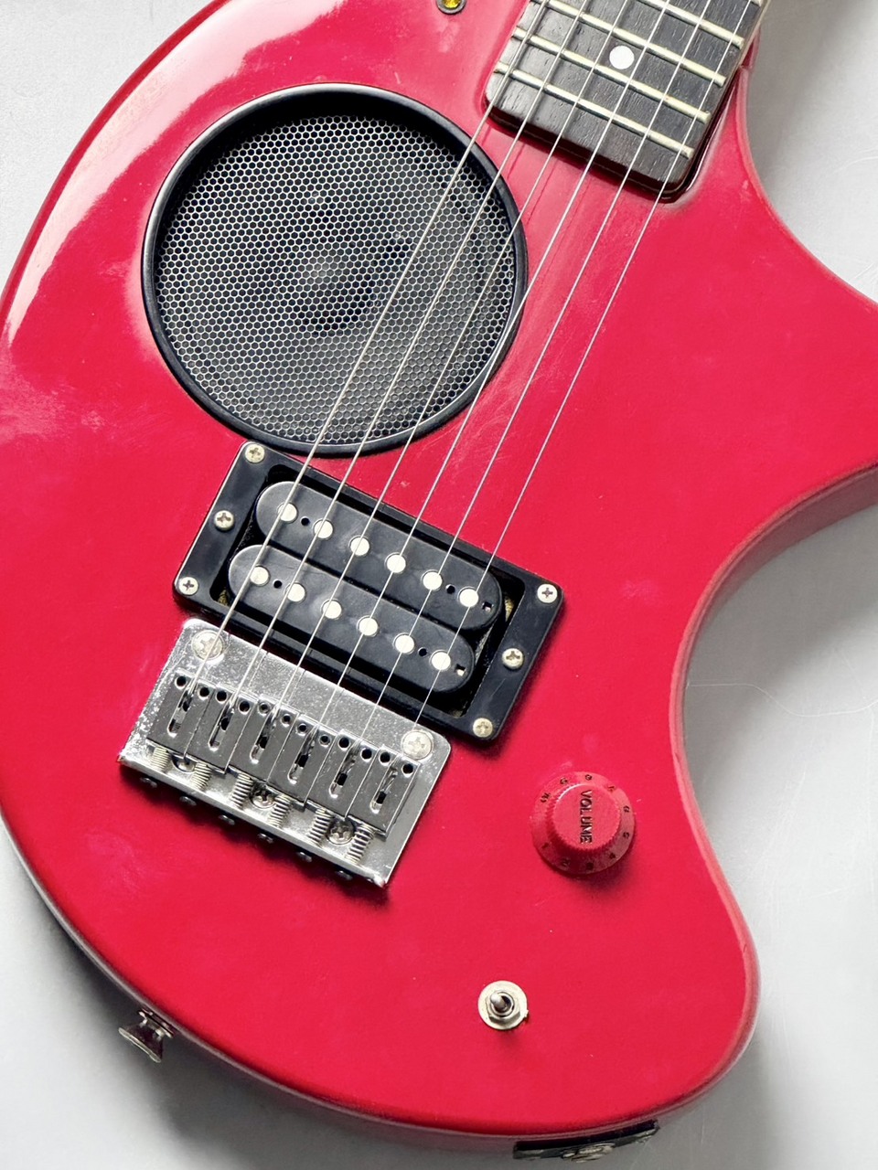 FERNANDES 【USED】【アンプ内蔵ギターの名機】ZO-3 RED【2.94kg